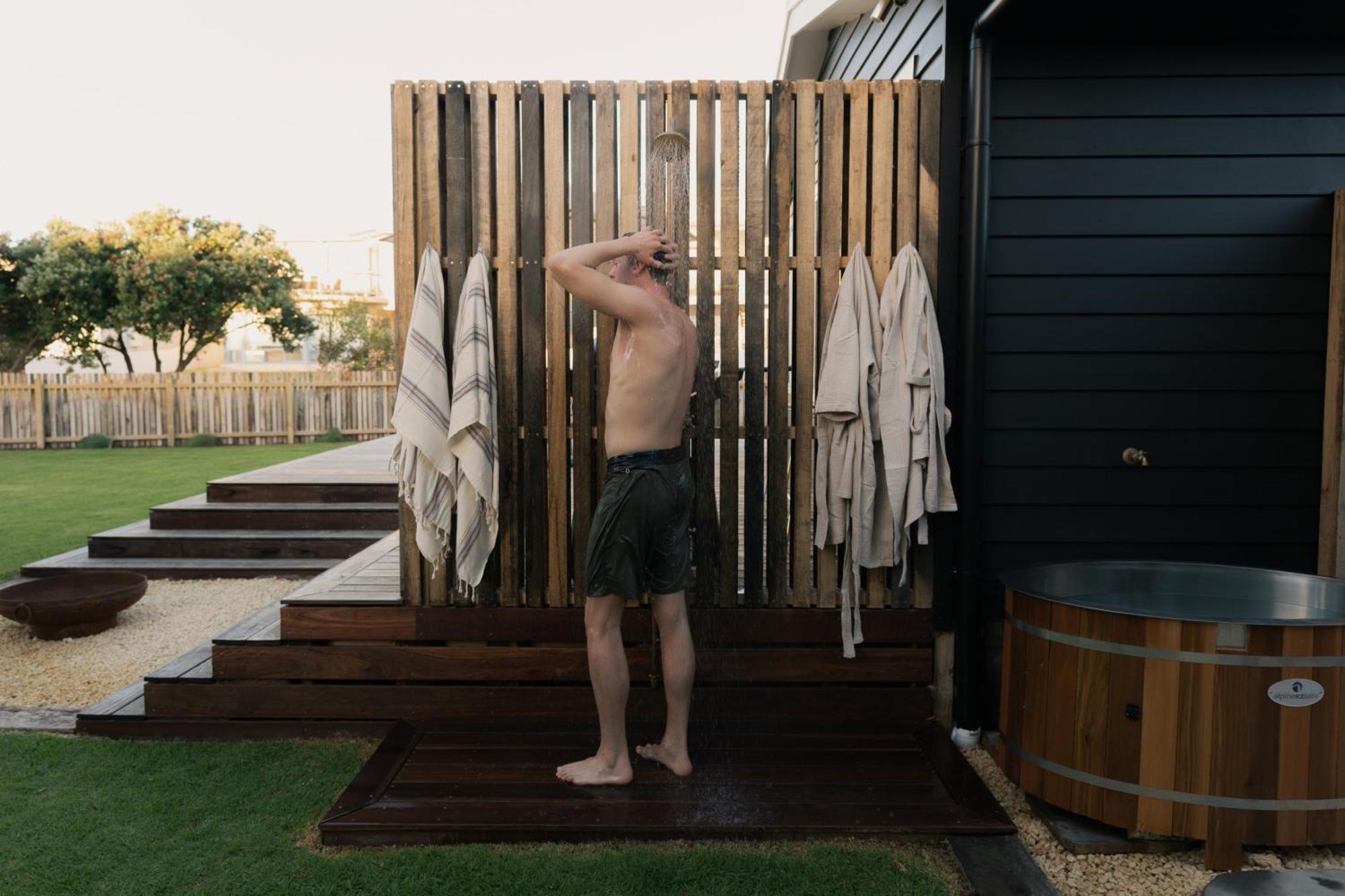 The Woodshed Hot Stone Sauna & Ice Bath * Robe